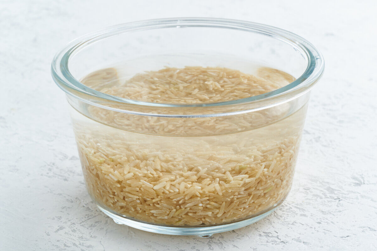 Brown rice soaking in water