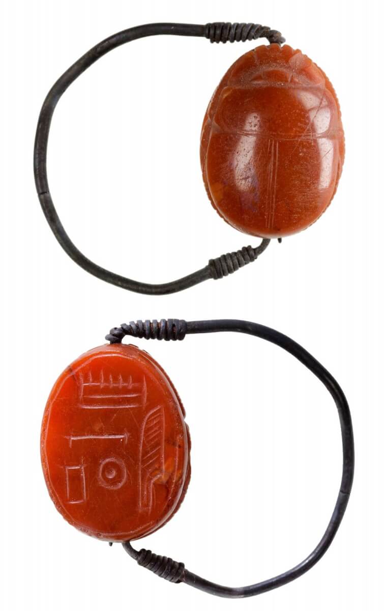 The Screaming Woman's rings, now in the Metropolitan Museum 