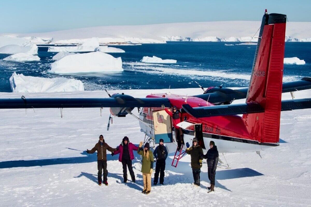 The ANET-POLENET team flew to remote field sites on Antarctica's Backer Islands to record bedrock uplift. 
