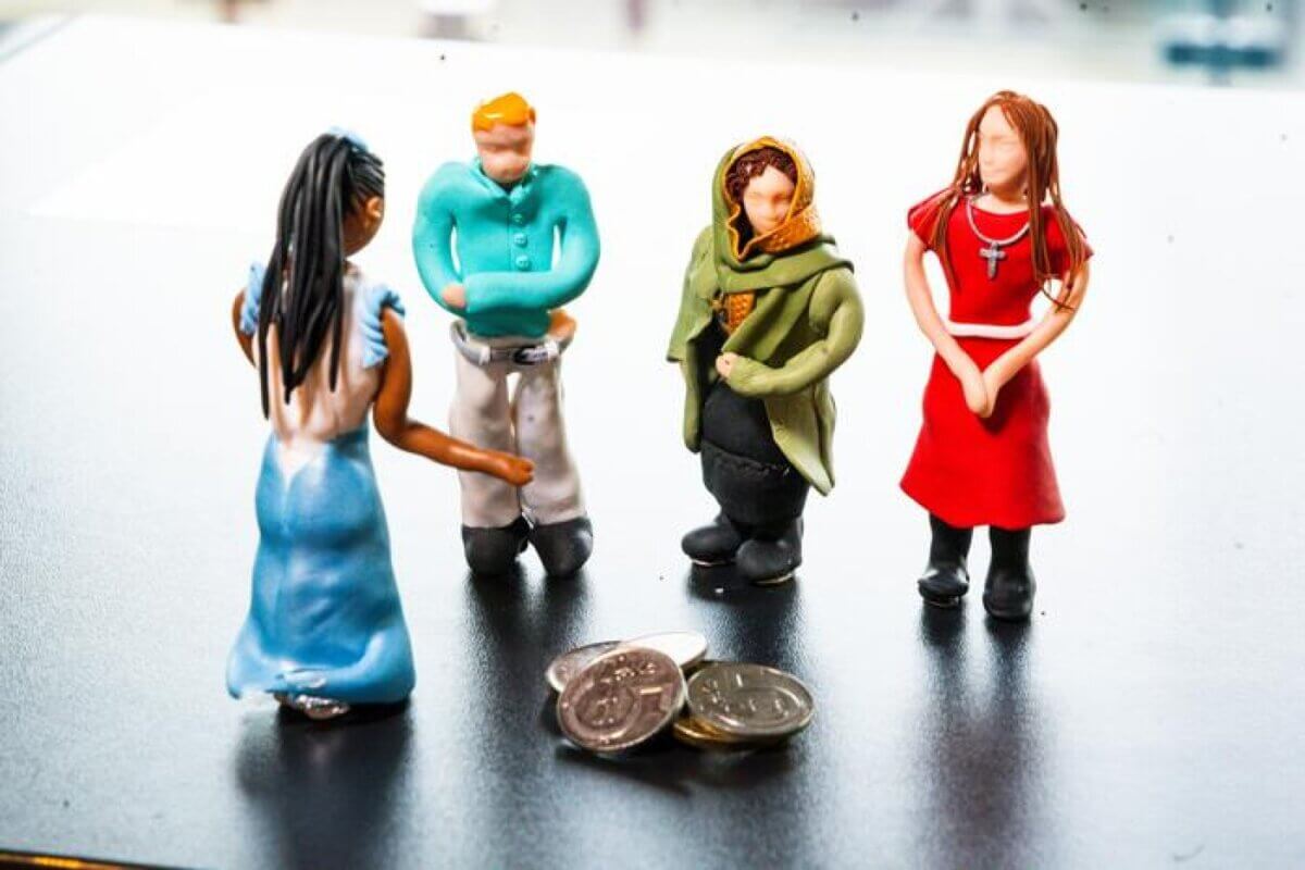 Clay figures 