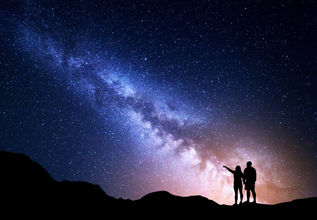 people stargazing