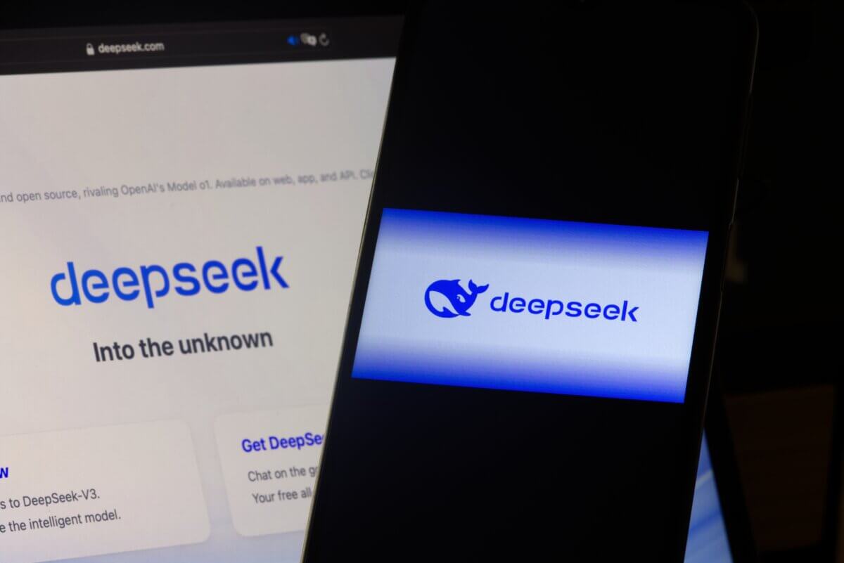 Deepseek app on phone and cmoputer