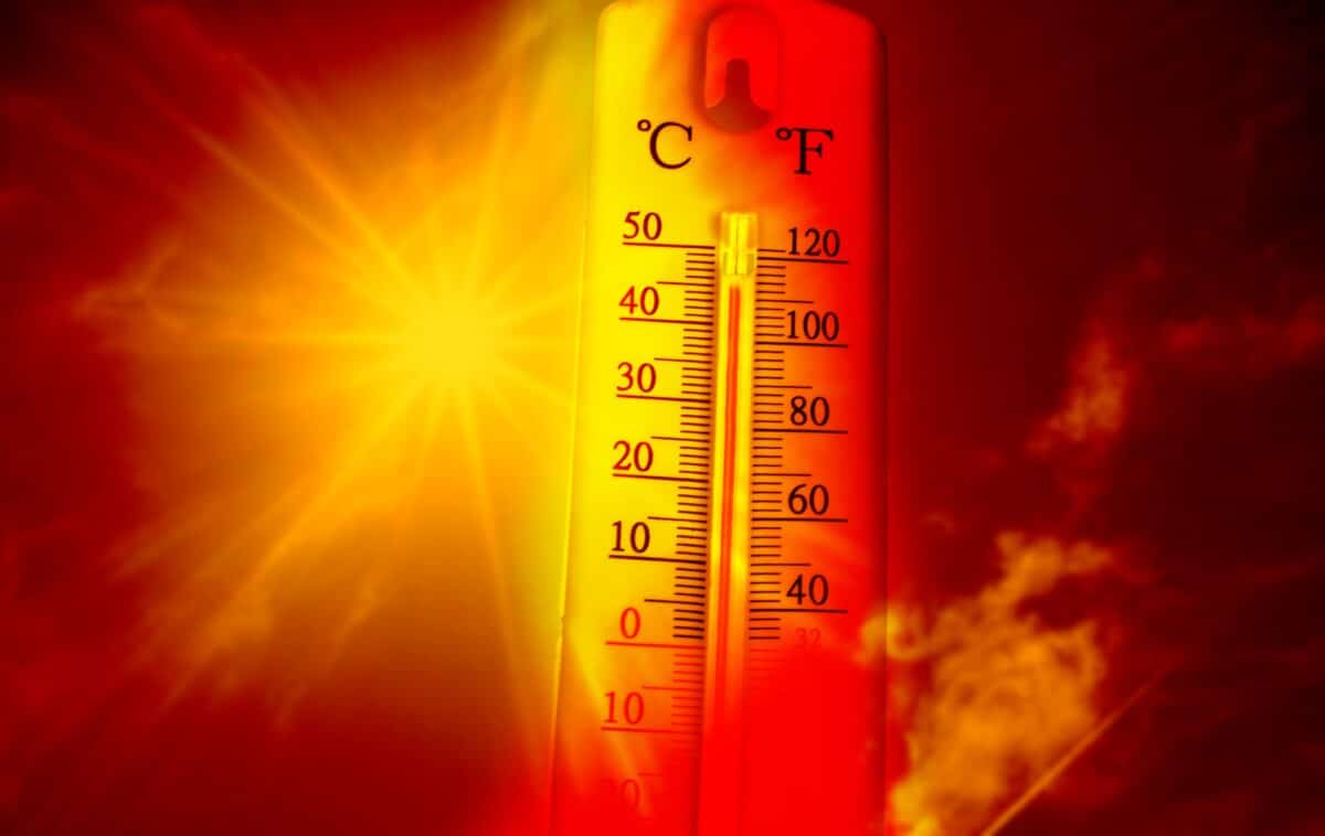 Thermometer showing extreme heat