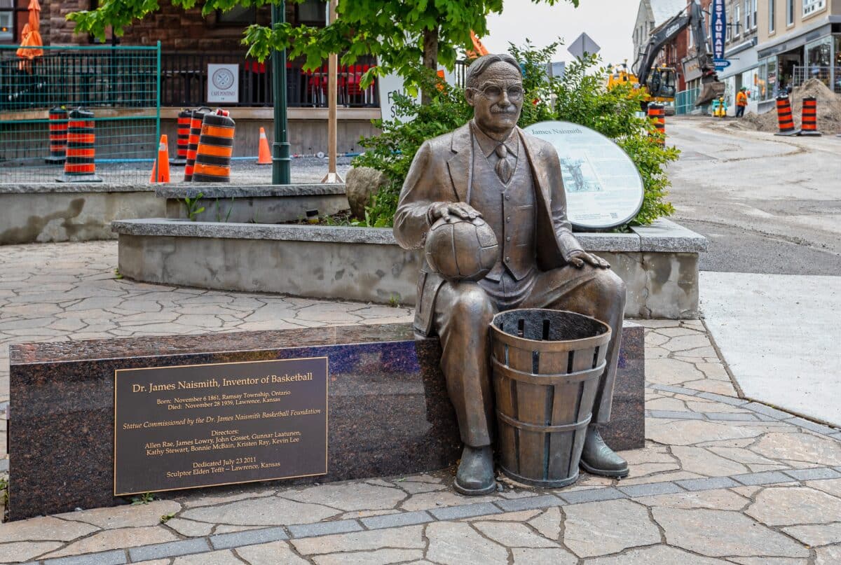 Statue of James Naismith