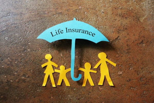 Life insurance umbrella over family