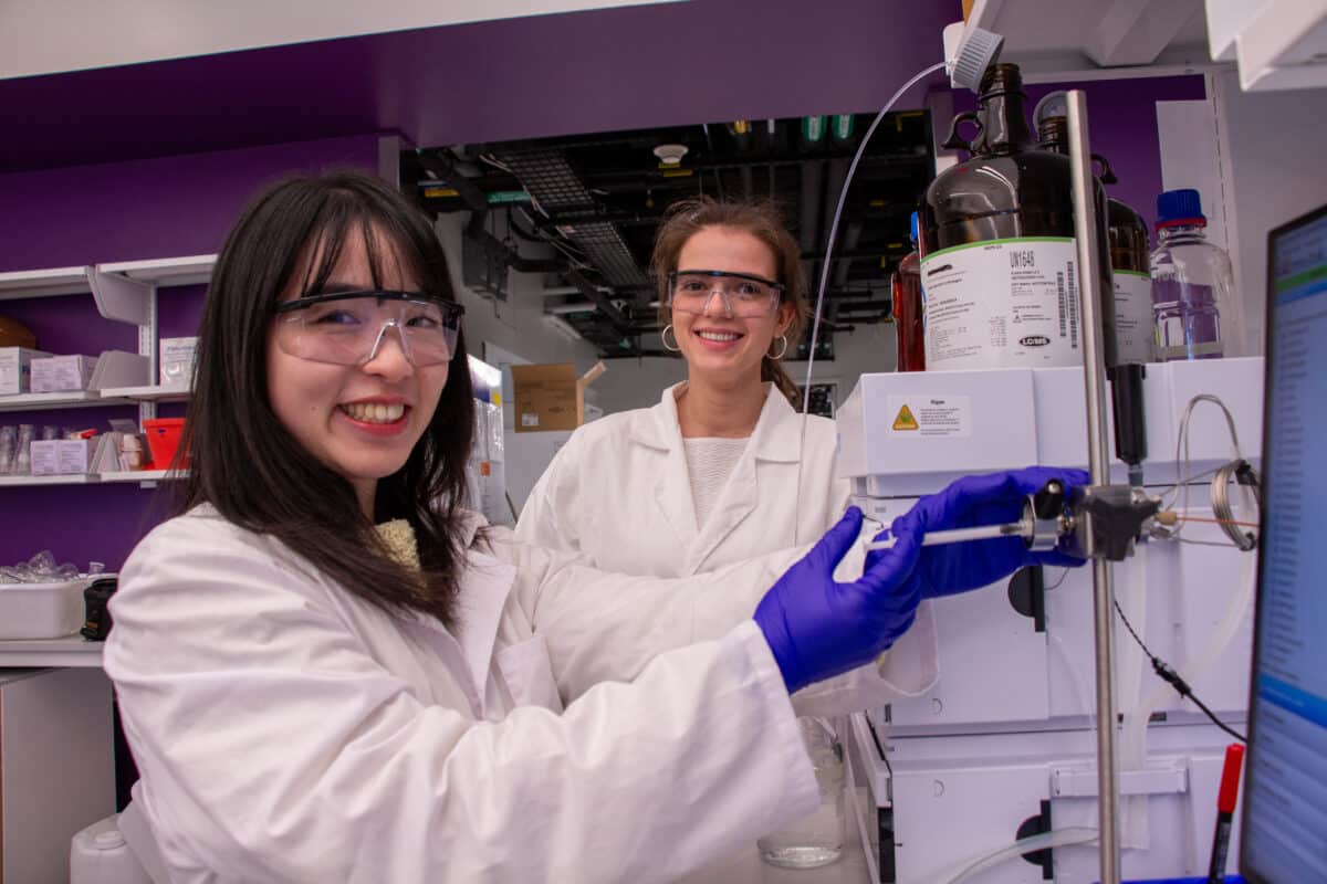 First author Qiuyue Nie and coauthor Maria Zotova