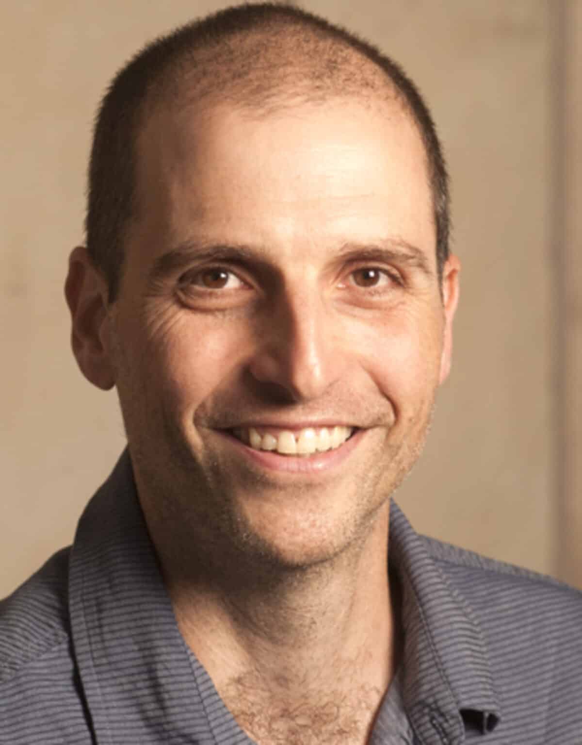 Dr. Amir Kol