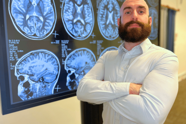 Dr Chris Macdonald