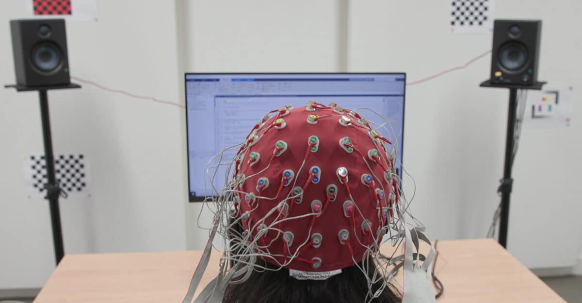 listening brain waves