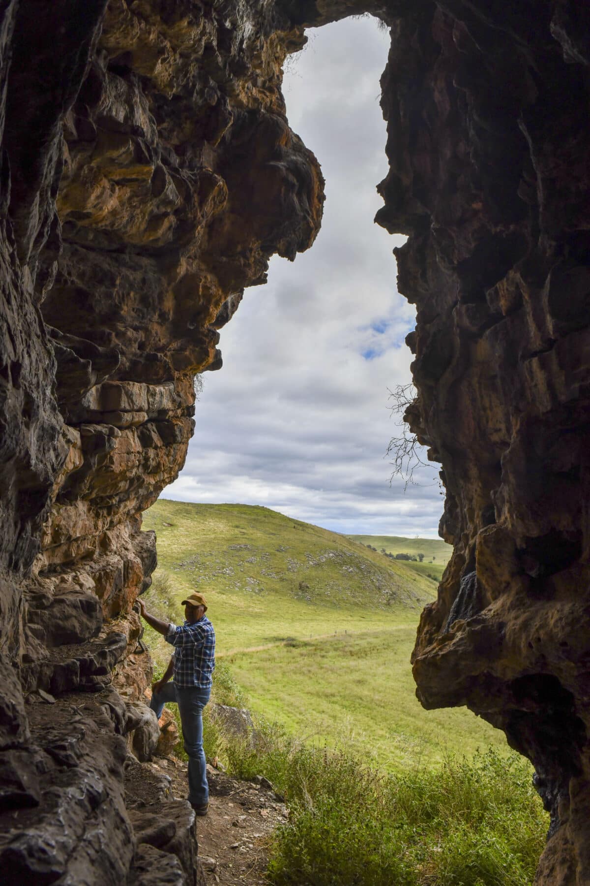 entrance to Cloggs Cave