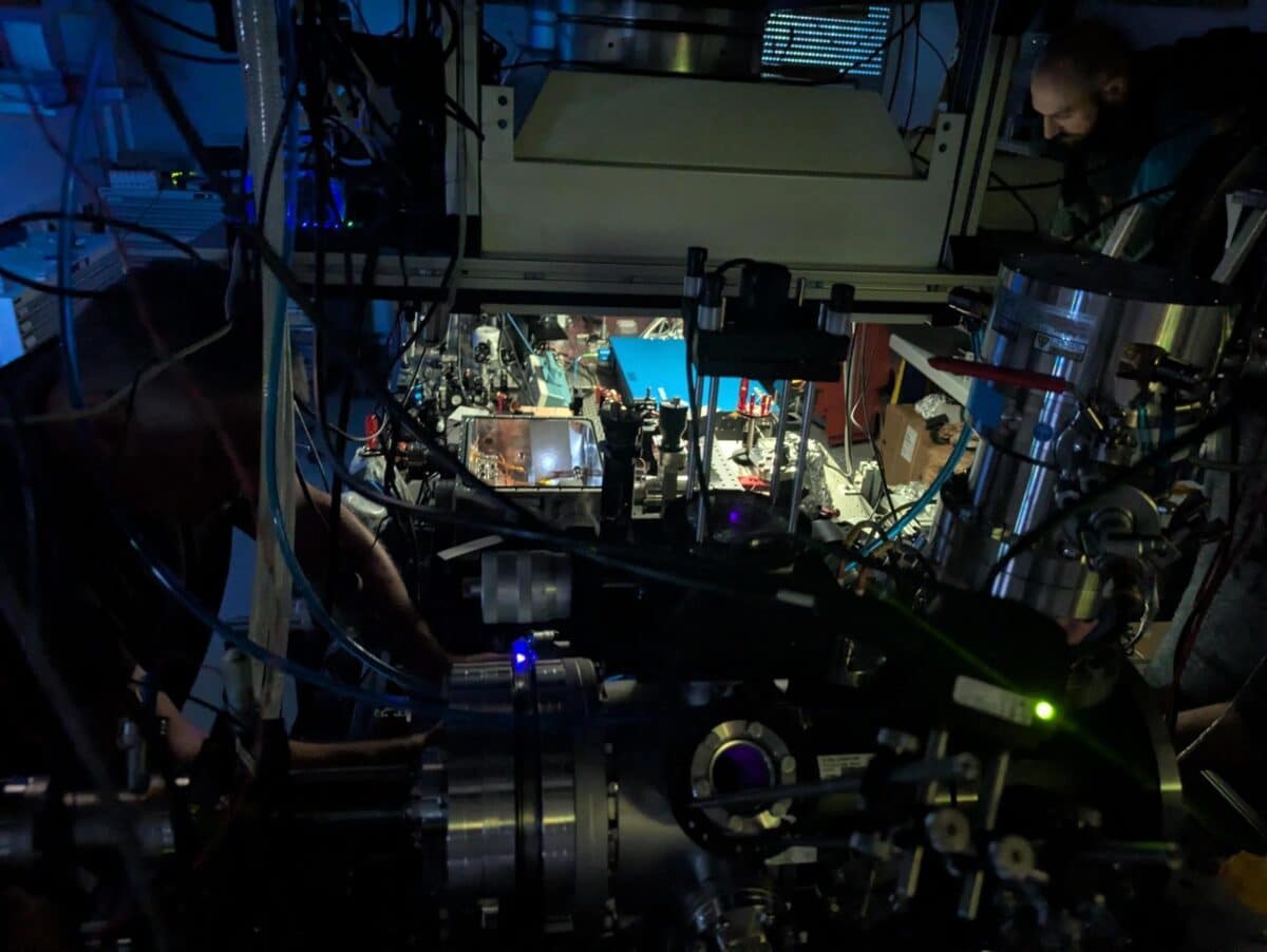 Atomkernuhr dunkles Labor c_Matthias Heisler TU Wien